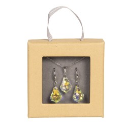 Necklace and earrings...