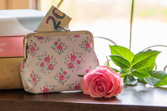 Order Juleeze 'Bright Roses' from MilaTonie