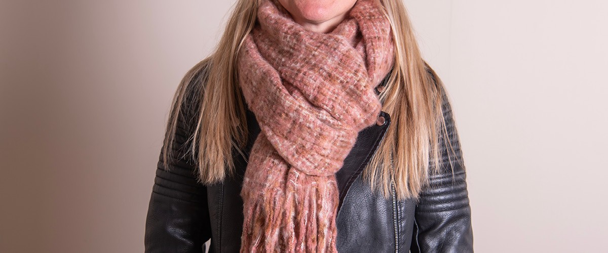 Order Juleeze & MeLady winter scarves online at MilaTonie