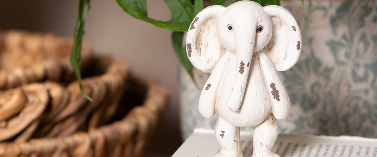 Bestellen Sie Clayre & Eef Elefanten Dekofiguren online bei MilaTonie