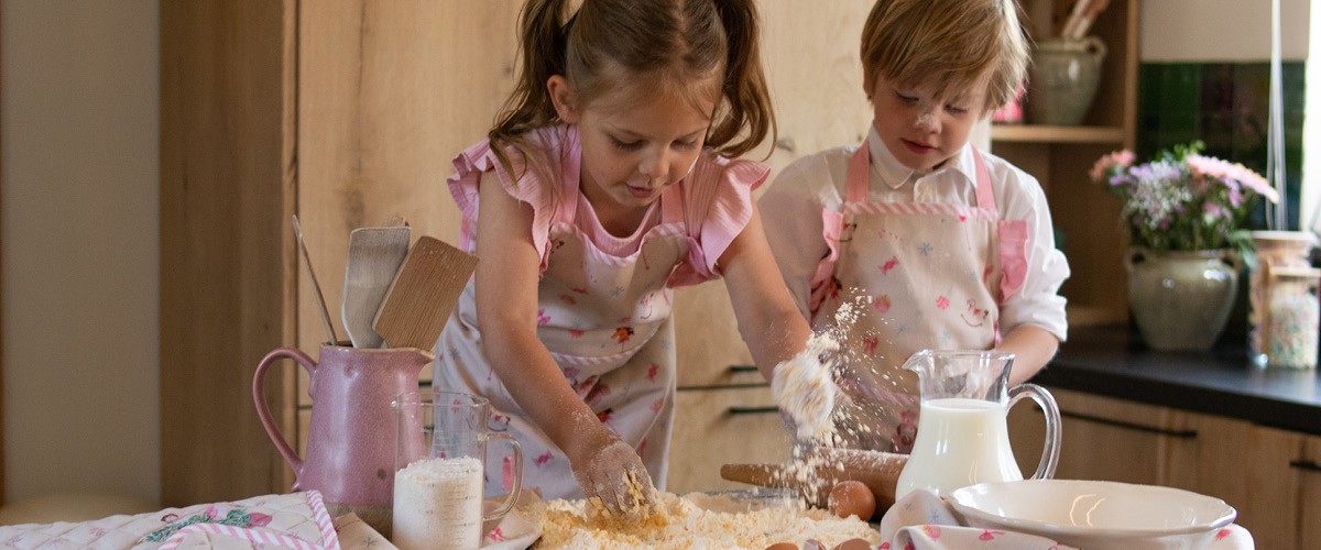 Bestellen Sie Clayre & Eef Kinderschürzen online bei MilaTonie