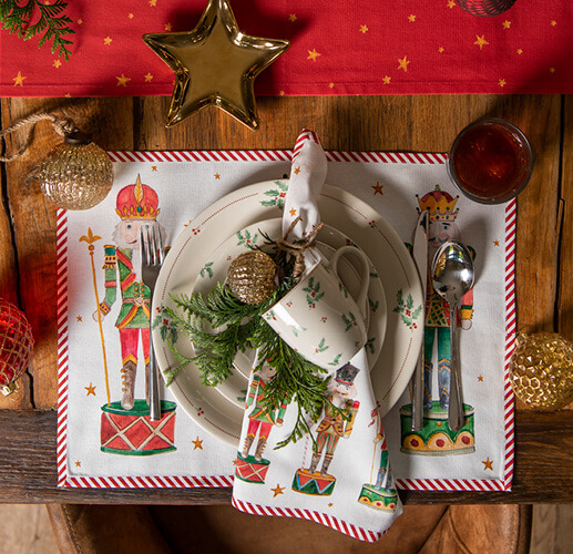 Assiette de Noël décorée.