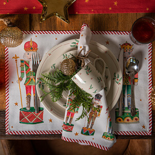 Assiette de Noël décorée.