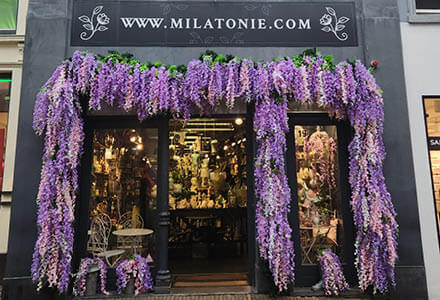 De voorkant van de winkel MilaTonie in Venlo op de lomstraat